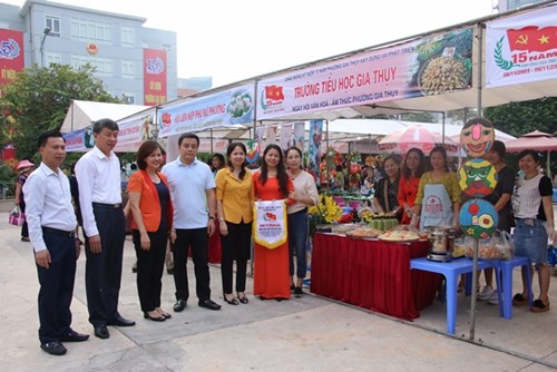 Hoạt động kỉ niệm 15 năm thành lập quận Long Biên (06/11/2003 – 06/11/2018) của trường TH Gia Thụy